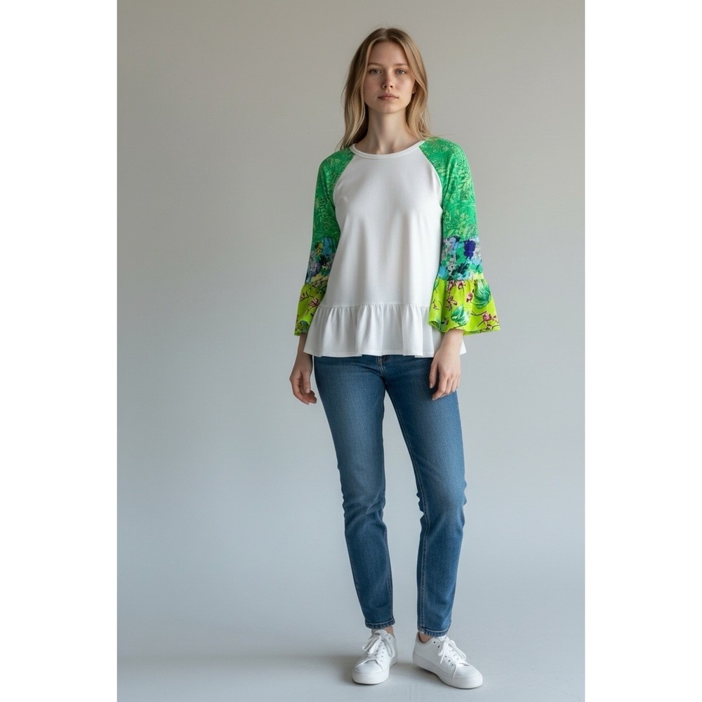 The Pioneer‎ Woman Top Size X Large White W/ Green Balloon Sleeves Ruffle Bottom